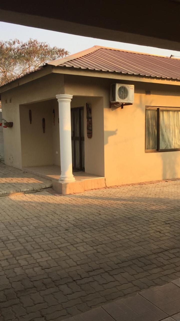 Moniques Executive Apartments Lusaka Luaran gambar